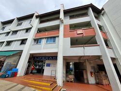 Hougang Avenue 1 (D19), Shop House #618124071